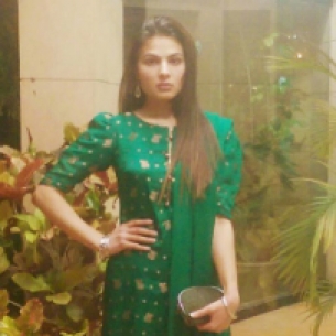 Sarah Khan 